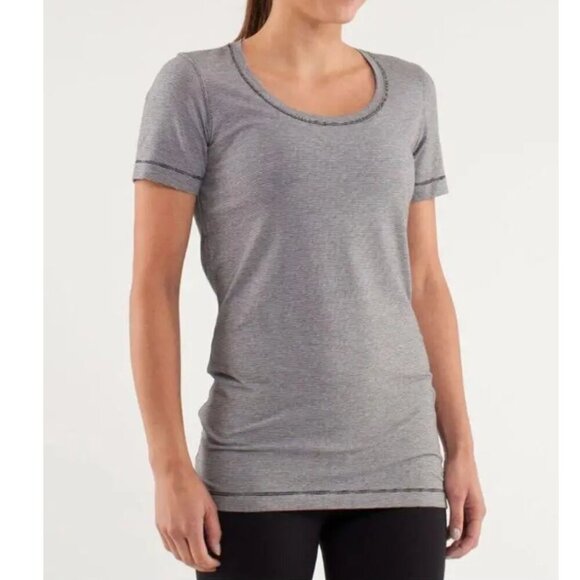 Lululemon Every Yogi Short Sleeve Tee Wee Stripe White Black Womens Sz 8 - Picture 1 of 9